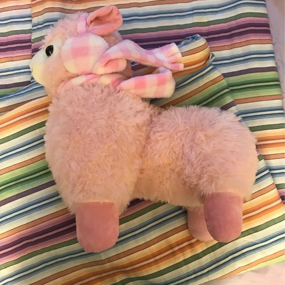 Plush alpaca